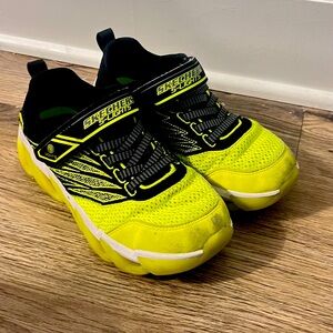 Light up Skechers kids shoes size 2